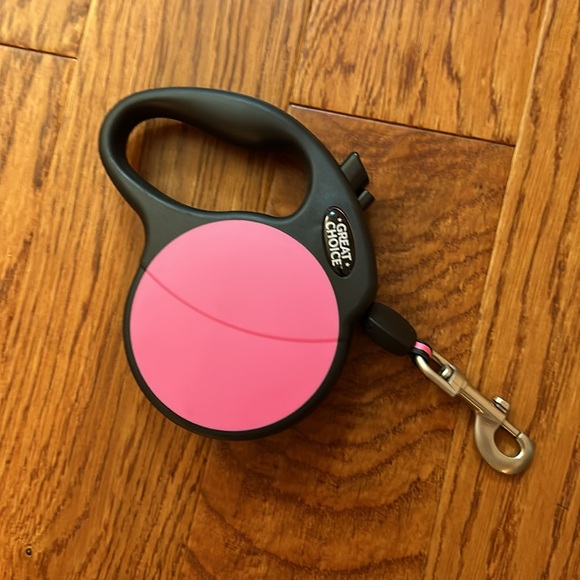 Great Choice Retractable Leash - Picture 3 of 4